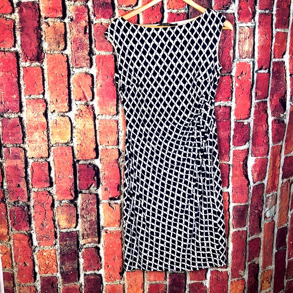 Lauren Ralph Lauren Dress Size 6 Sleeveless Black and white Leaf Net pattern